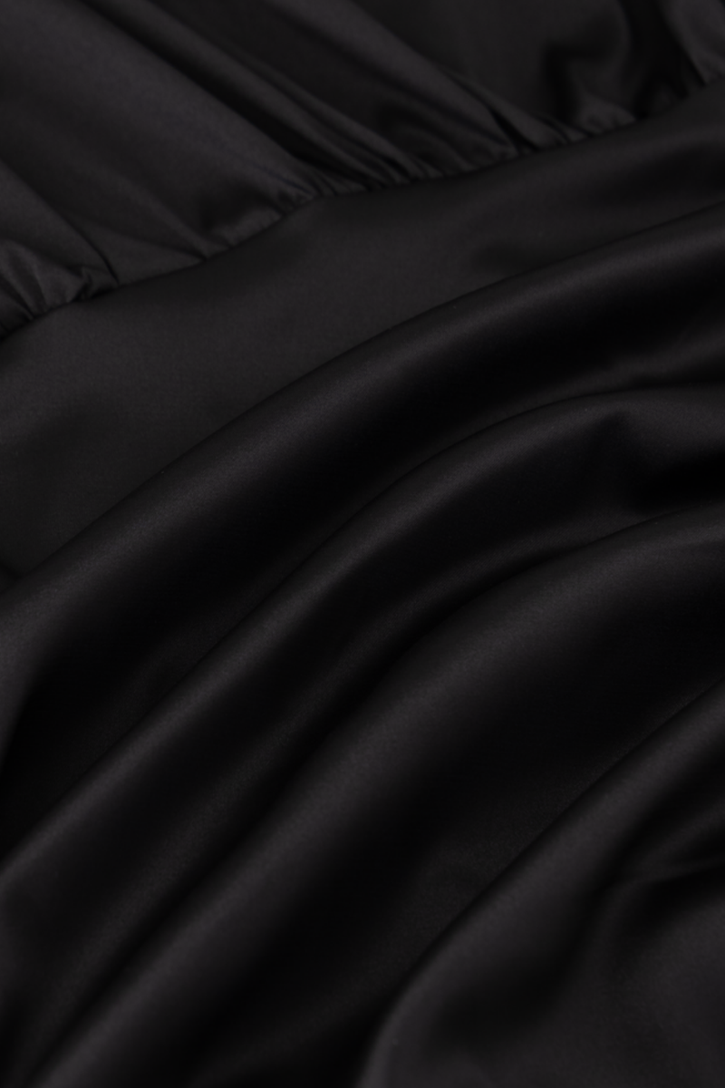 Luxury Satin Maxi Dress With Ruching Details - Black